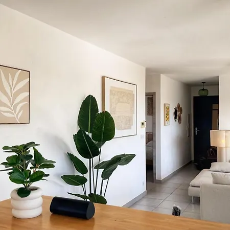 Climatisé Avec Piscine Et Sublime Vue Appartement