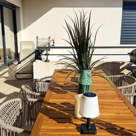 Climatisé Avec Piscine Et Sublime Vue Appartement