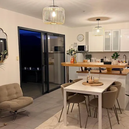 Climatisé Avec Piscine Et Sublime Vue Appartement