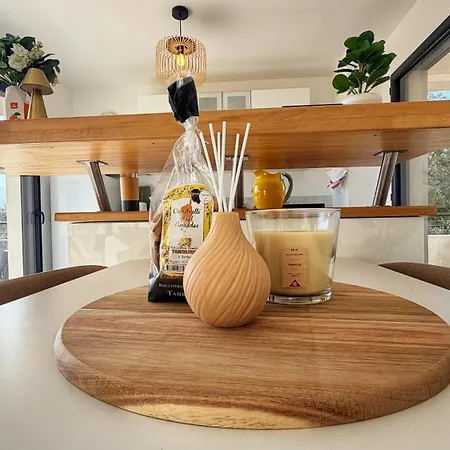 Climatisé Avec Piscine Et Sublime Vue Appartement *