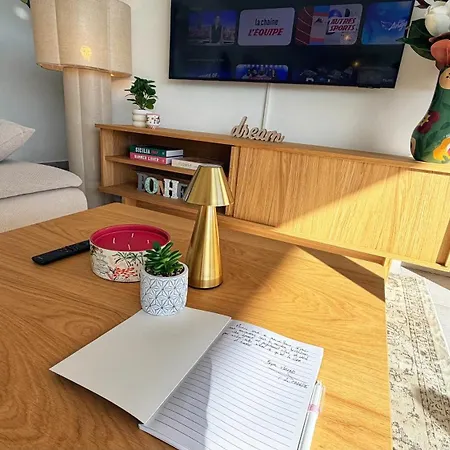 Climatisé Avec Piscine Et Sublime Vue Appartement *